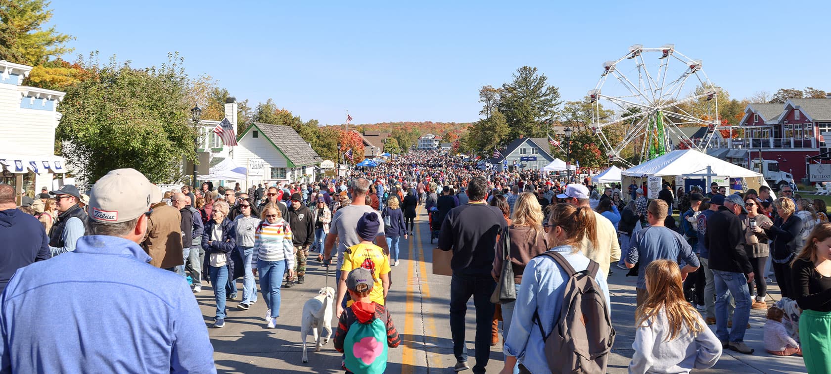fall fest main drag in Sister Bay fall fest main drag in Sister Bay
